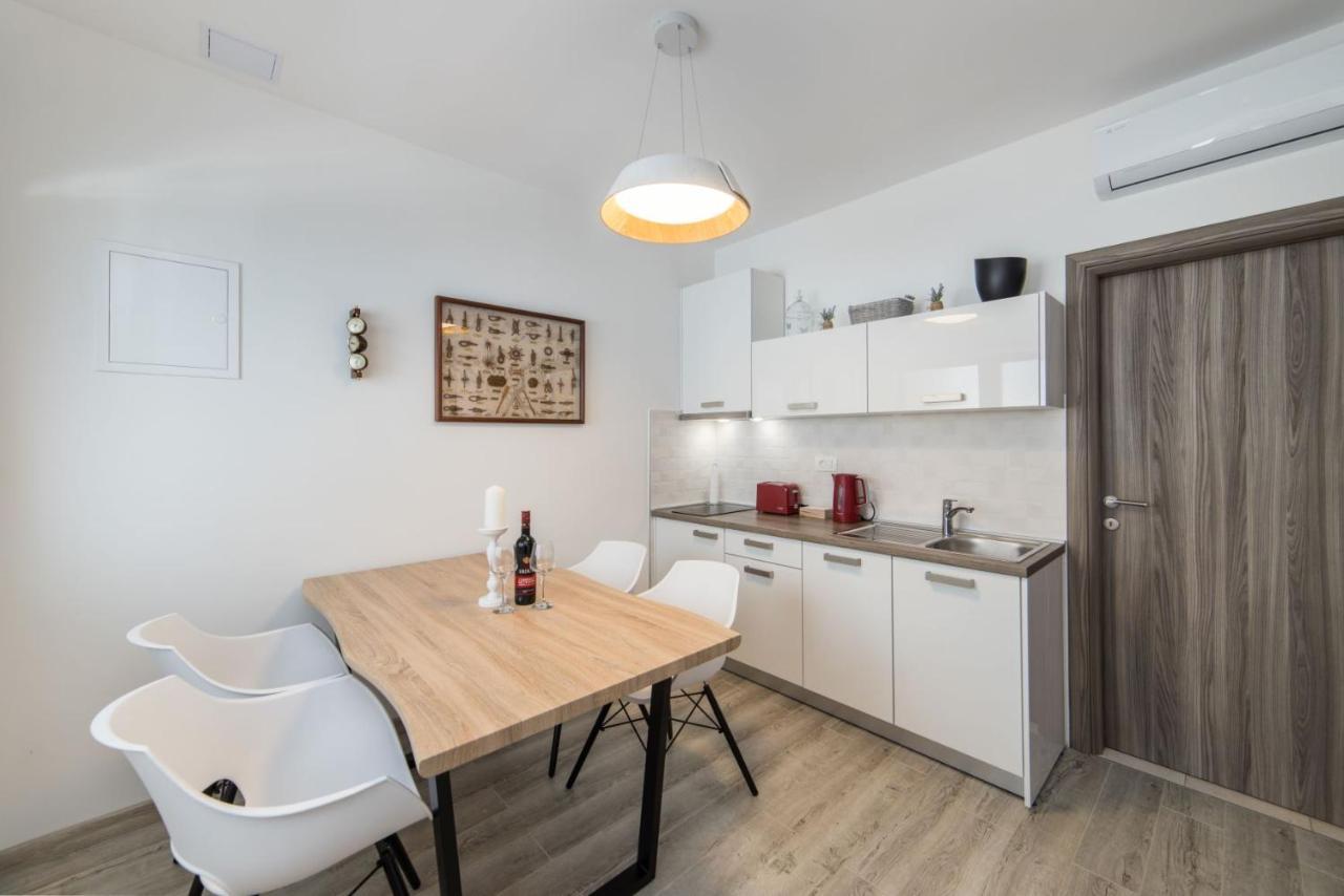 Villa Jadranka Apartments Tučepi Exteriör bild