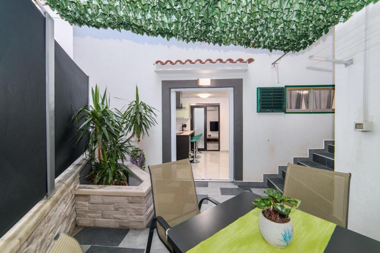 Villa Jadranka Apartments Tučepi Exteriör bild