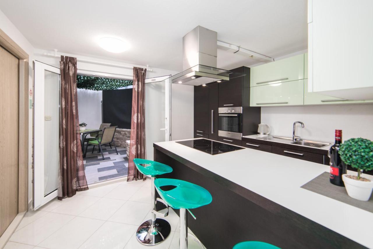 Villa Jadranka Apartments Tučepi Exteriör bild